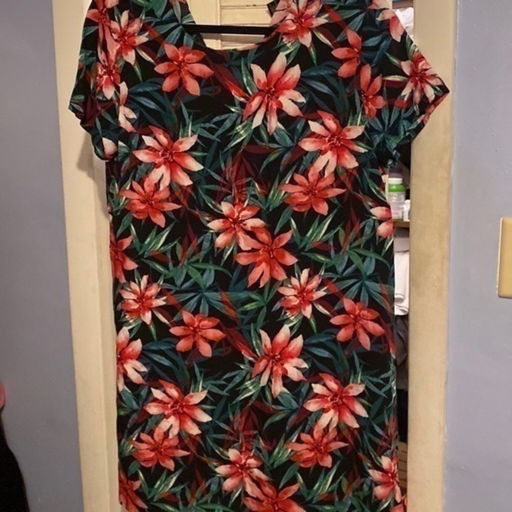 Forever 21 Hawaiian print dress